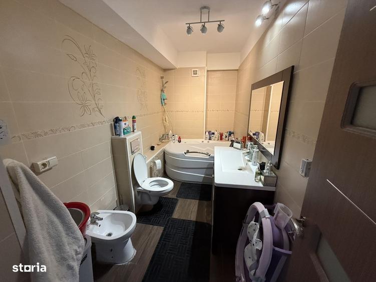 Apartament cu 3 camere decomandat, mobilat în Brătianu