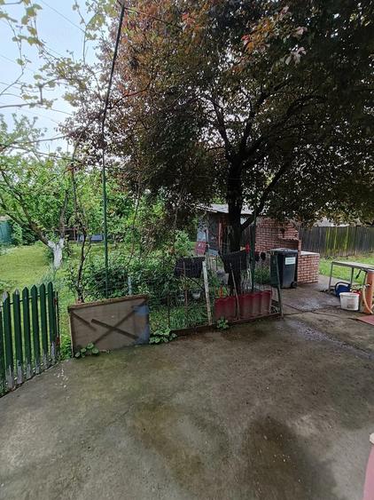 Casă cu 4 camere cu Teren 1250 Mp în Lipănești