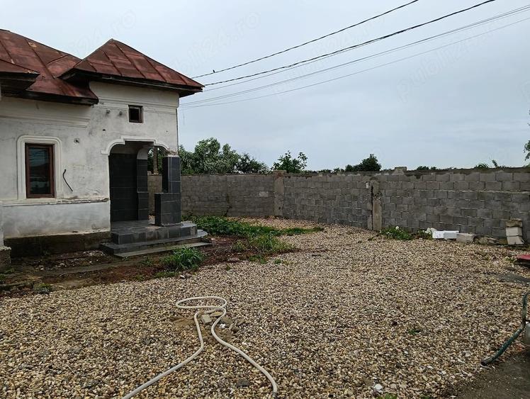 Teren de 375 mp, în Petrești