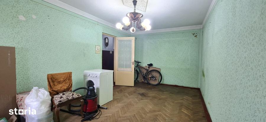Apartament cu 2 camere în Micro 20