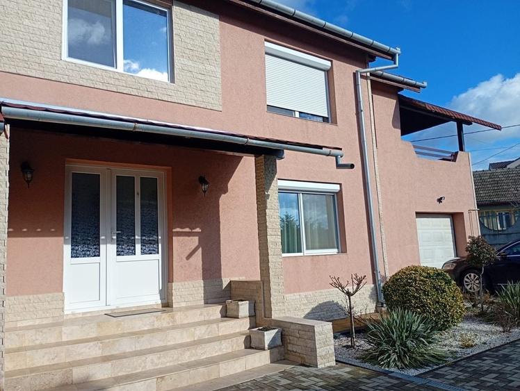 Casă cu 4 camere în Oncea
