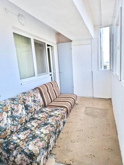 Apartament cu 4 camere decomandat, mobilat în Colentina