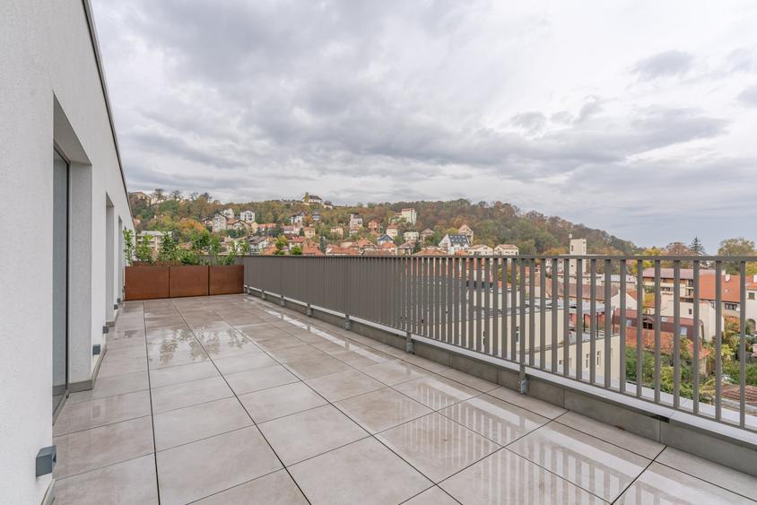 Apartament cu 3 camere decomandat, mobilat în Ultracentral