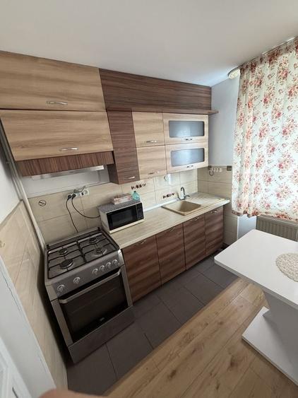 Apartament cu 2 camere semidecomandat în Exterior Vest