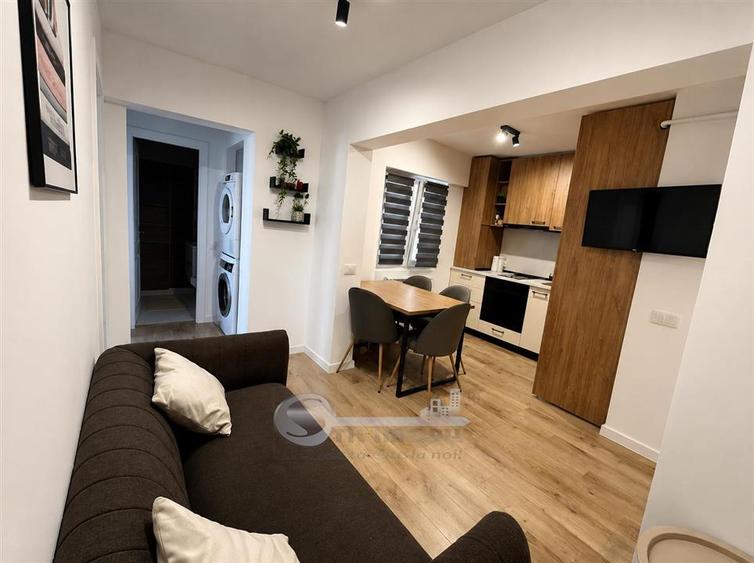 Apartament cu 3 camere decomandat în Piața Unirii