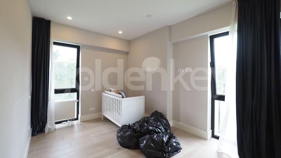 Apartament cu 4 camere semidecomandat, mobilat în Pipera