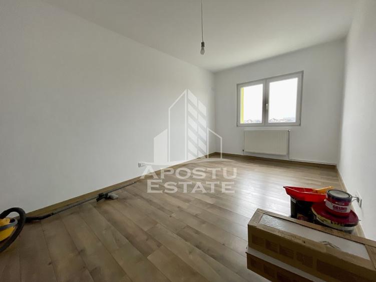 Apartament cu 3 camere decomandat în Girocului