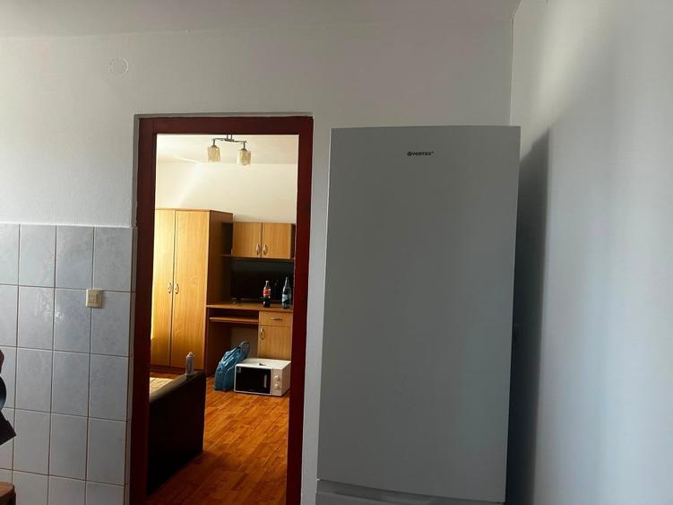Apartament cu 2 camere nedecomandat în Decebal