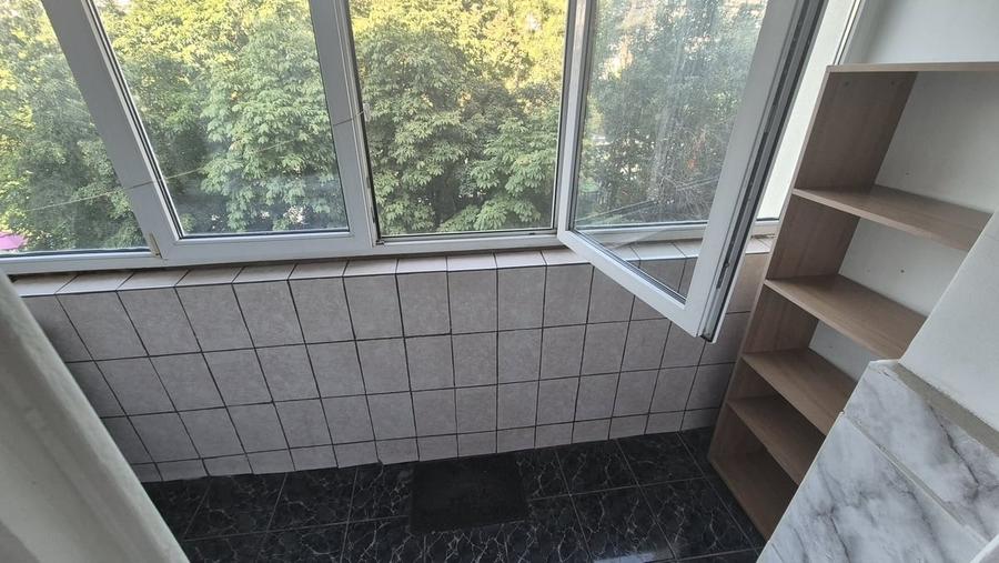 Apartament cu 3 camere semidecomandat în Iancului