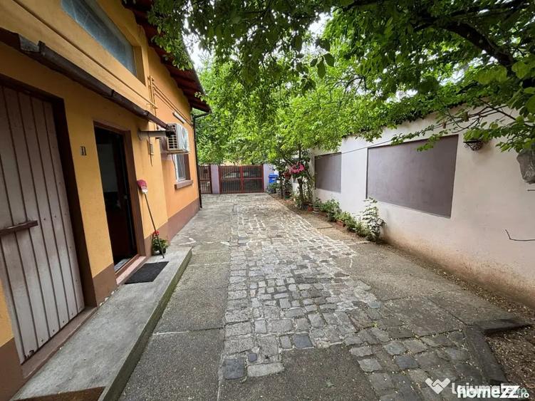 Casă cu 5 camere cu Teren 300 Mp în Colentina