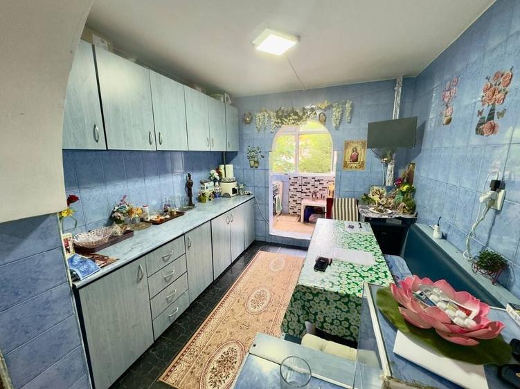 Apartament cu 3 camere decomandat în Gorjului