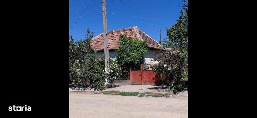 Casă cu 4 camere în Suplac