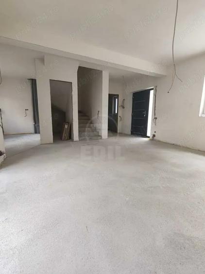 Casă cu 4 camere cu Teren 200 Mp în Florești