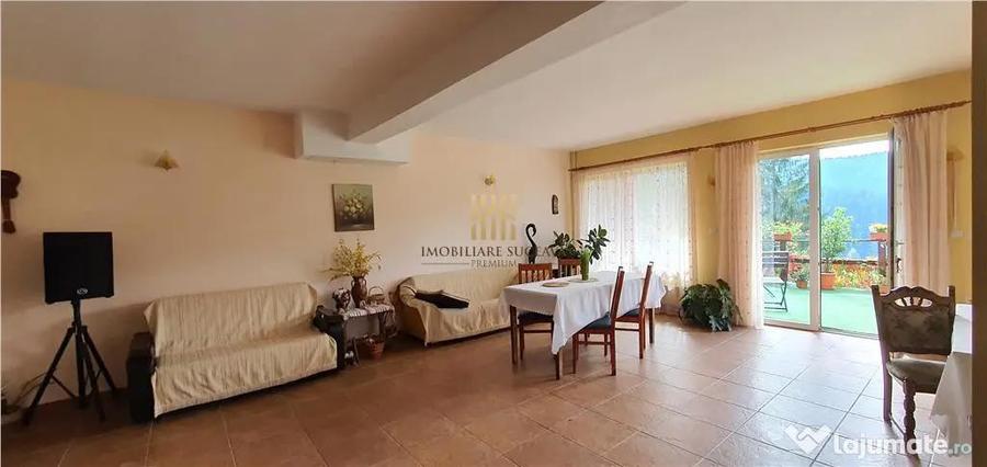 Casă cu 10 camere cu Teren 700 Mp în Durău