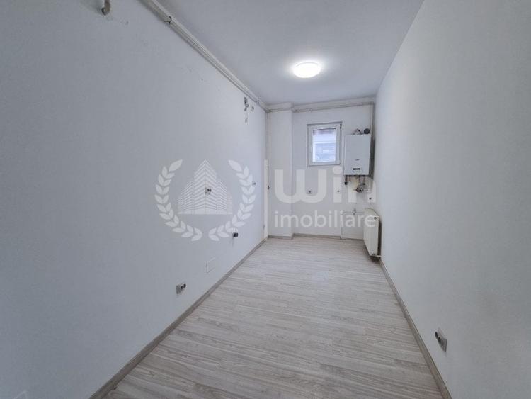 Apartament cu 3 camere semidecomandat în Central