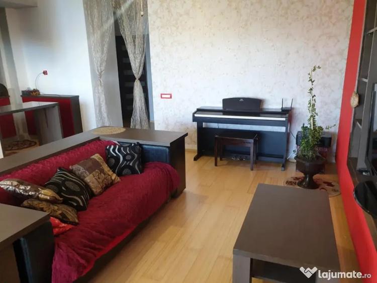 Apartament cu 3 camere decomandat în Zorilor