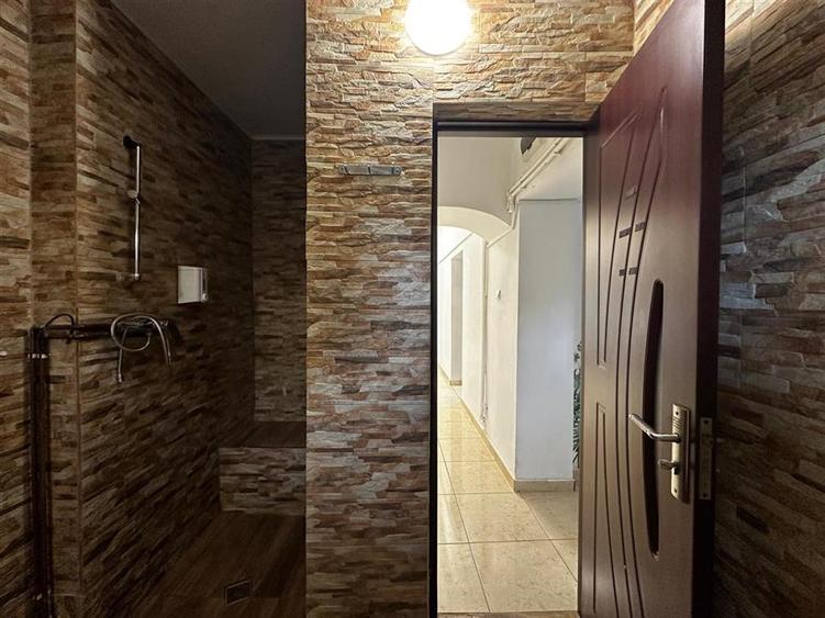 Birou, de 136 mp, în Sărărie