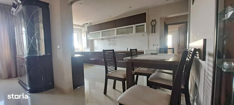 Apartament cu 3 camere decomandat în Lacul Tei