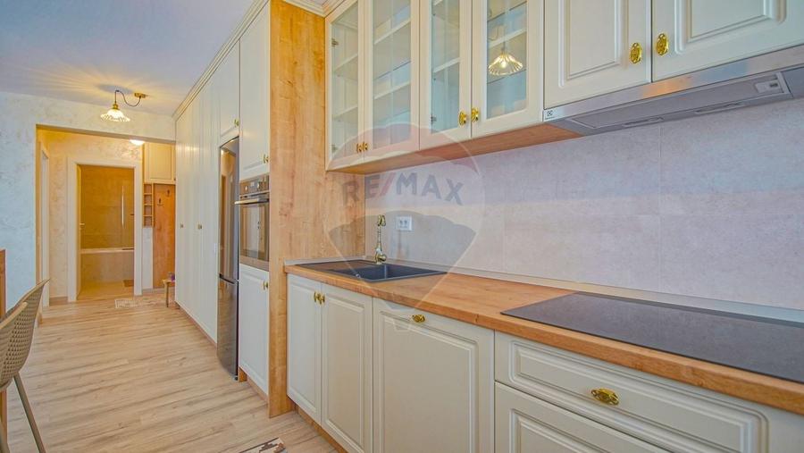 Apartament cu 2 camere semidecomandat, mobilat în Tractorul