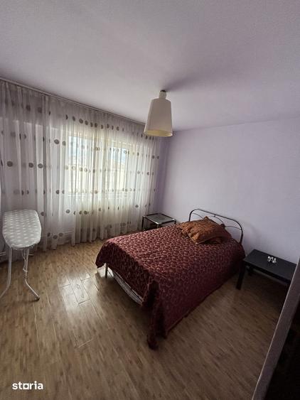 Apartament cu 4 camere decomandat în Exterior Vest