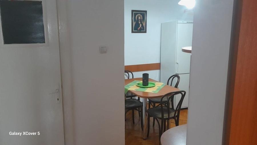 Apartament cu 3 camere decomandat în Aradului