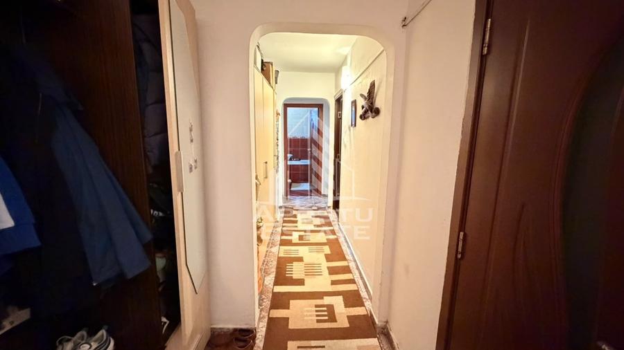 Apartament cu 3 camere decomandat în Baba-Dochia