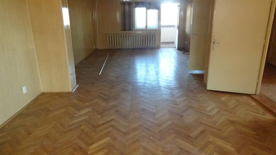 Casă cu 6 camere cu Teren 318 Mp în Crângului