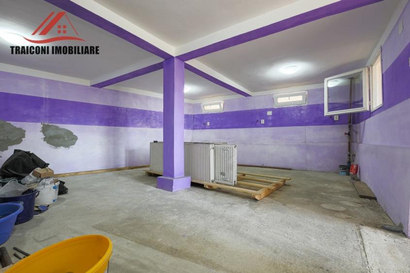 Casă individuală cu 8 camere cu Canalizare în Făget