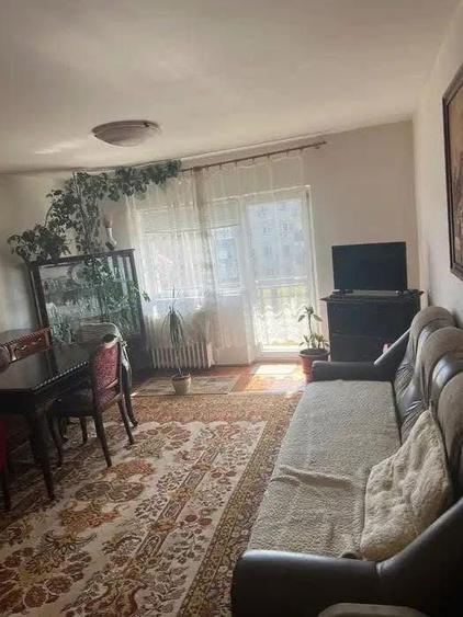 Apartament cu 2 camere decomandat în Micro 17