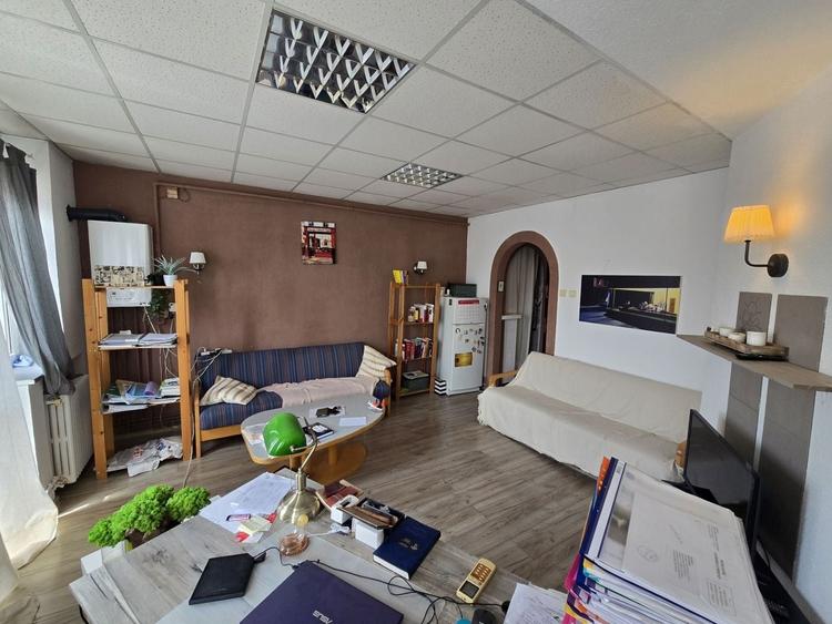 Apartament cu 2 camere semidecomandat, mobilat în Universitate