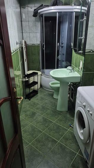 Apartament cu 3 camere decomandat, mobilat în Central