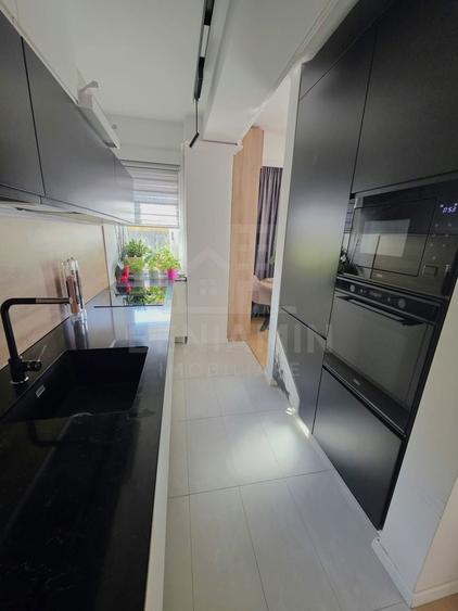 Apartament cu 3 camere, mobilat în Calea București