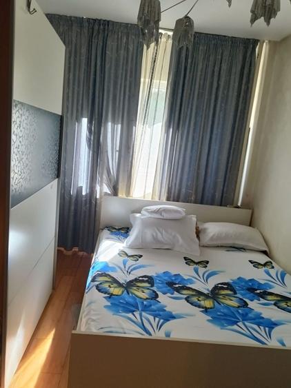 Apartament cu 3 camere semidecomandat în Mihai Bravu