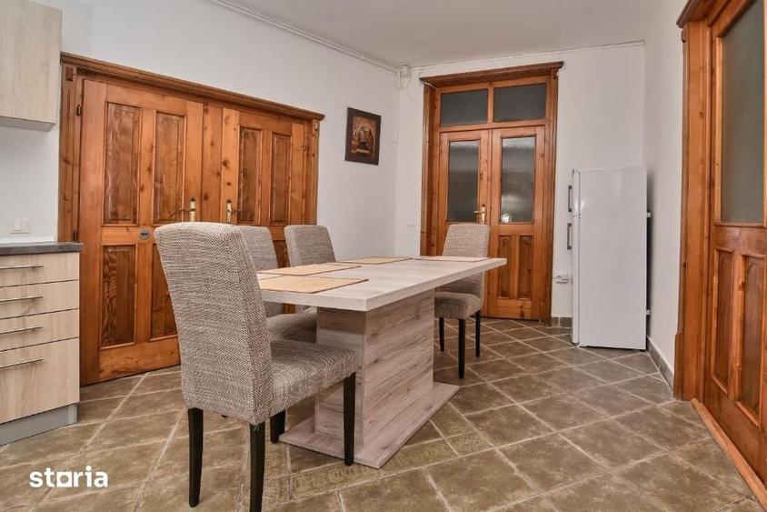 Apartament cu 2 camere semidecomandat, mobilat în Centrul Istoric