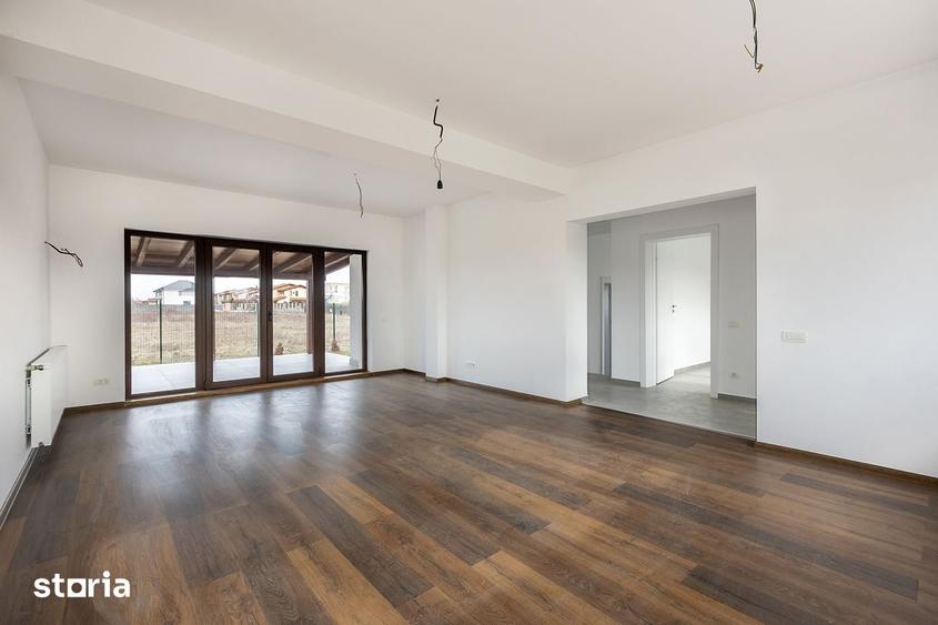 Casă cu 4 camere cu Teren 360 Mp în Corbeanca