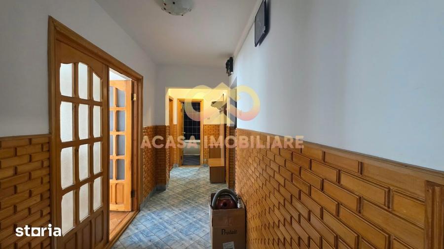 Apartament cu 3 camere decomandat în Nicolina