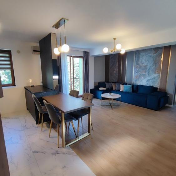 Apartament cu 2 camere, mobilat în Faleza Nord