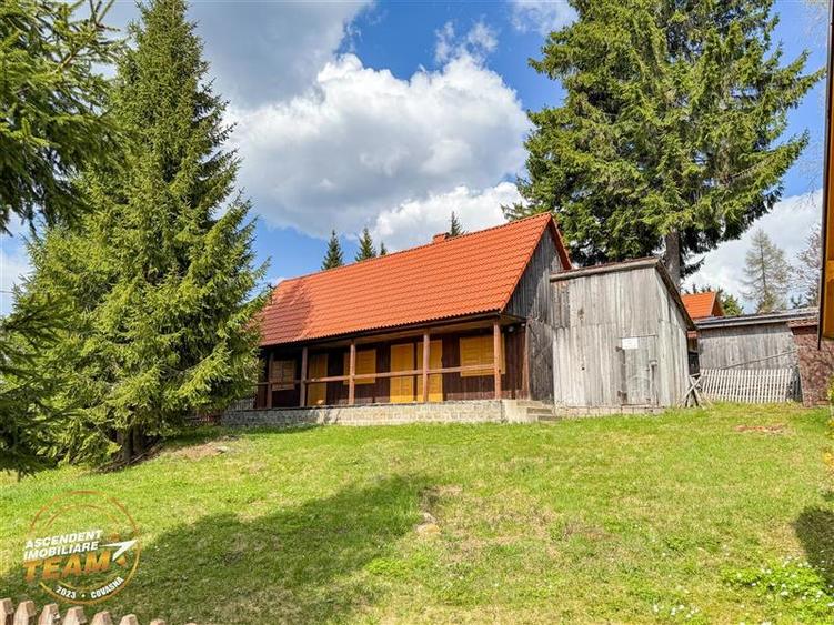 Casă individuală cu 2 camere cu Teren 553 Mp în Exterior Est