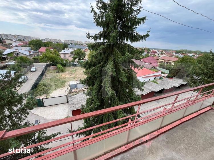 Apartament cu 3 camere decomandat în Micro 2