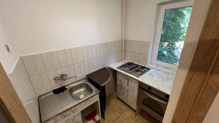 Garsonieră decomandată, mobilată în Drumul Taberei