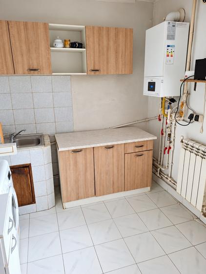 Apartament cu 3 camere decomandat, mobilat în Tomis III