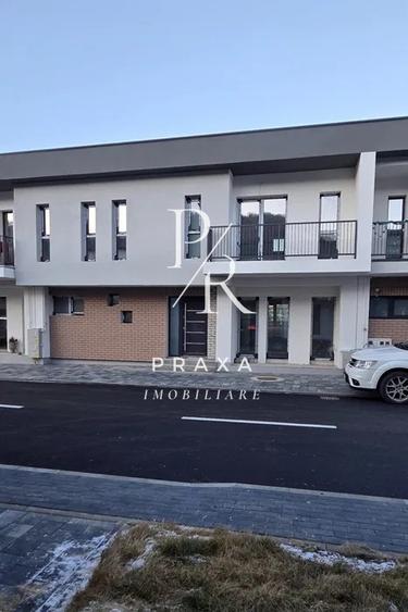 Duplex cu 4 camere cu Canalizare în Florești