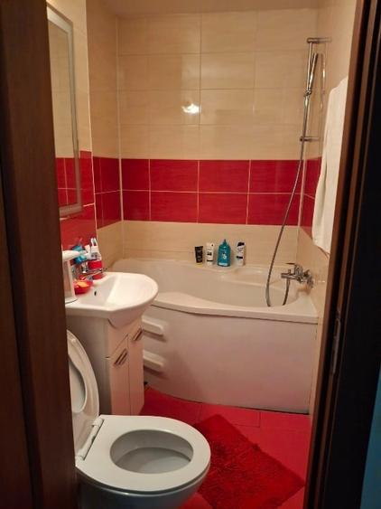 Apartament cu 2 camere decomandat, mobilat în Berceni