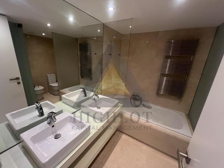 Apartament cu 4 camere semidecomandat în Kiseleff