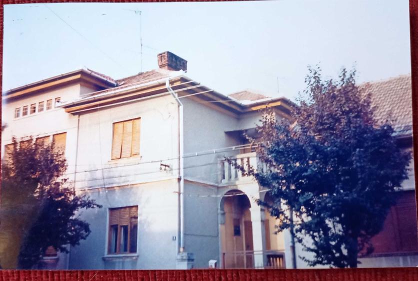 Casă cu 4 camere în Central