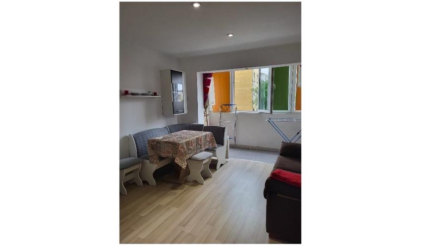 Apartament cu 3 camere decomandat în Turnișor