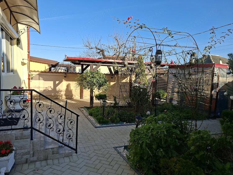 Vand casa in Centrul Civic Cumpana - 17