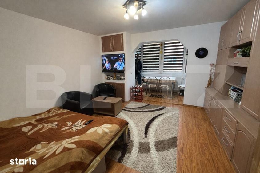Apartament cu 3 camere în Dâmbu Pietros