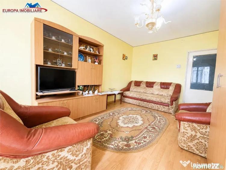 Apartament cu 2 camere decomandat în Vest