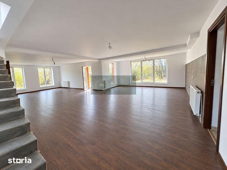 Casă cu 5 camere cu Teren 1895 Mp în Hărman